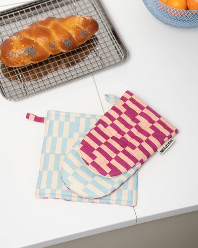 Berry Jam Oven Mitt And Pot Holder Set - Re - leaf