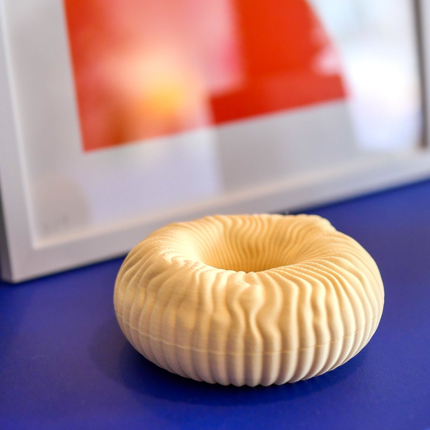 Wavy Donut Box Buttery - Re - leaf