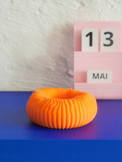 Wavy Donut Box Orange - Re-leaf