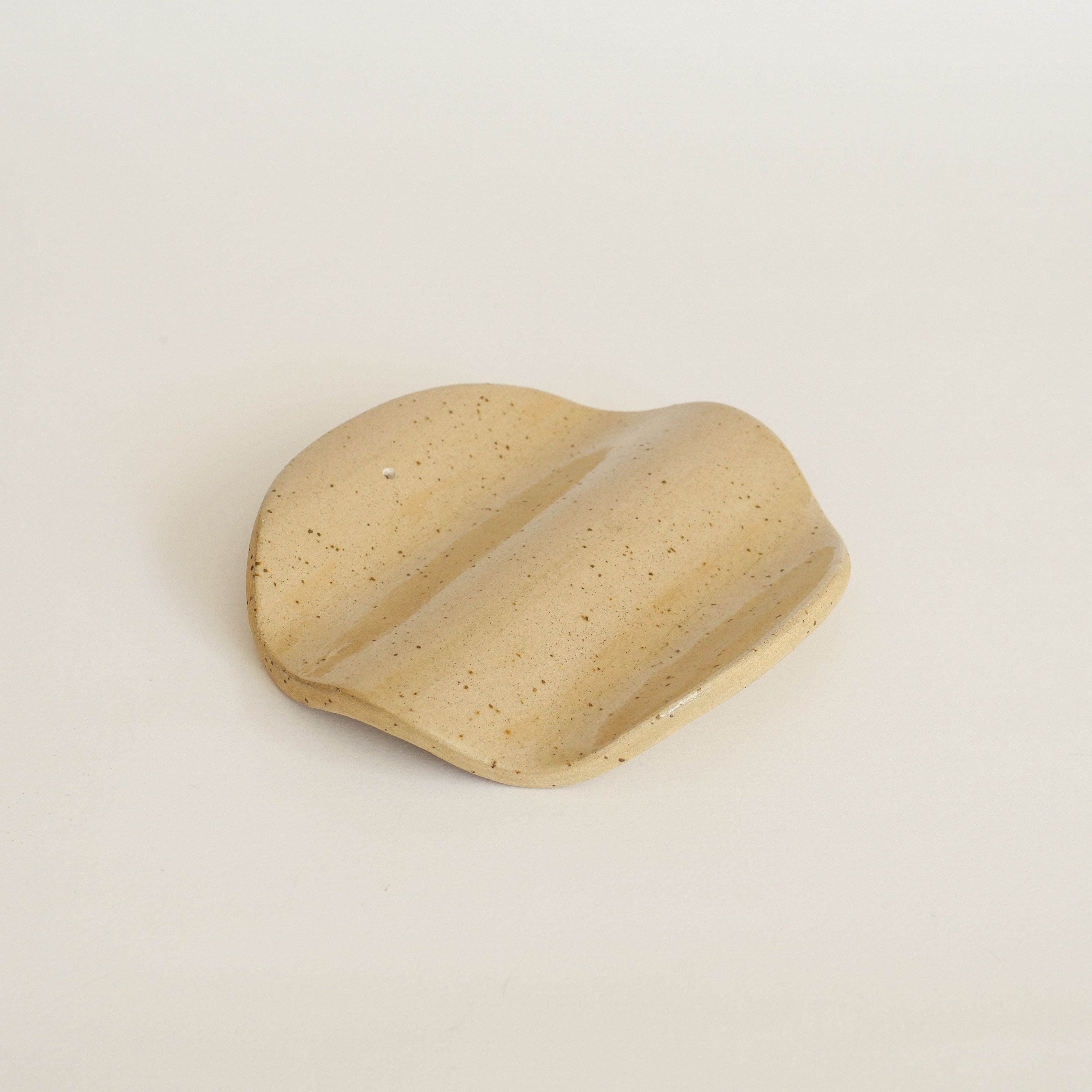 Waves of love - incense holder - Re-leaf